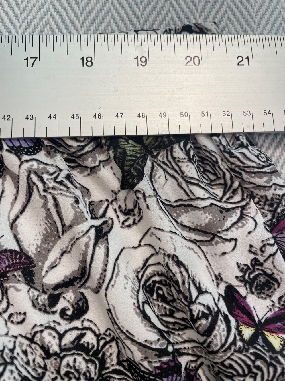 CJ Banks Floral  Butterfly Print A-Line Skirt Lavenders whites, Waist 21 1/2" - Picture 8 of 9
